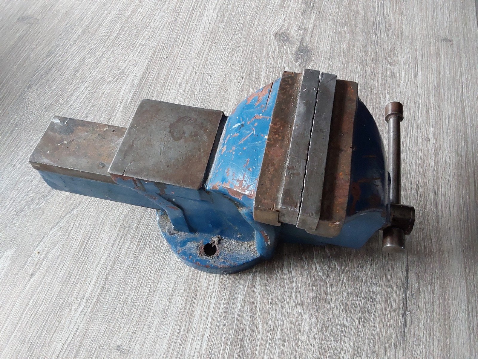 Bankschroef blauw 100mm bekbreedte, Ophalen of Verzenden, Gebruikt, Bankschroef