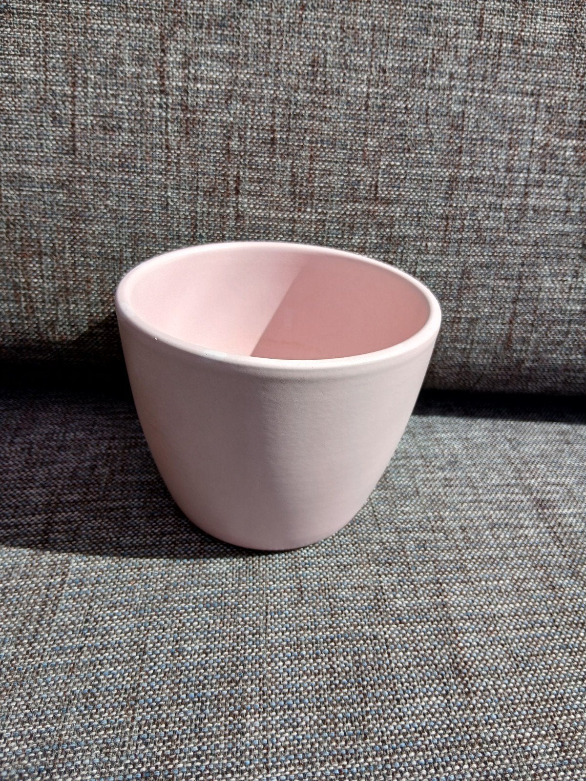 Roze aardewerk bloempotje met witte druppeldecoratie – 10 cm, Tuin en Terras, Rond, Binnen, Ophalen of Verzenden, Zo goed als nieuw