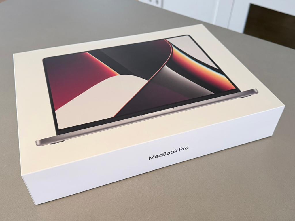 MacBook Pro 16" M1 Pro • 16GB RAM • 2TB SSD • Space Gray, Computers en Software, Apple Macbooks, Ophalen, Zo goed als nieuw