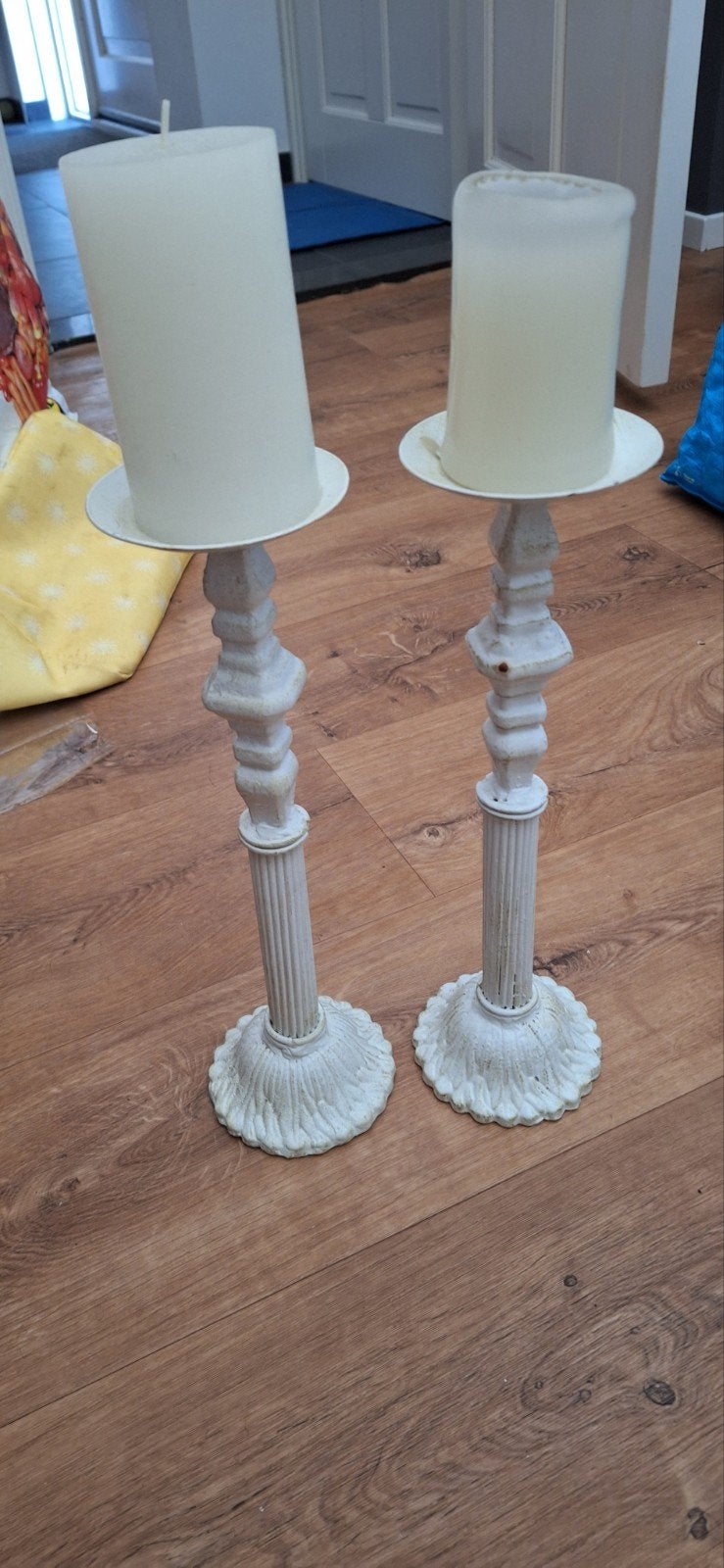 2 mooie kandelaars 35 cm hoog, Huis en Inrichting, Ophalen, Gebruikt, 35 cm, Crème