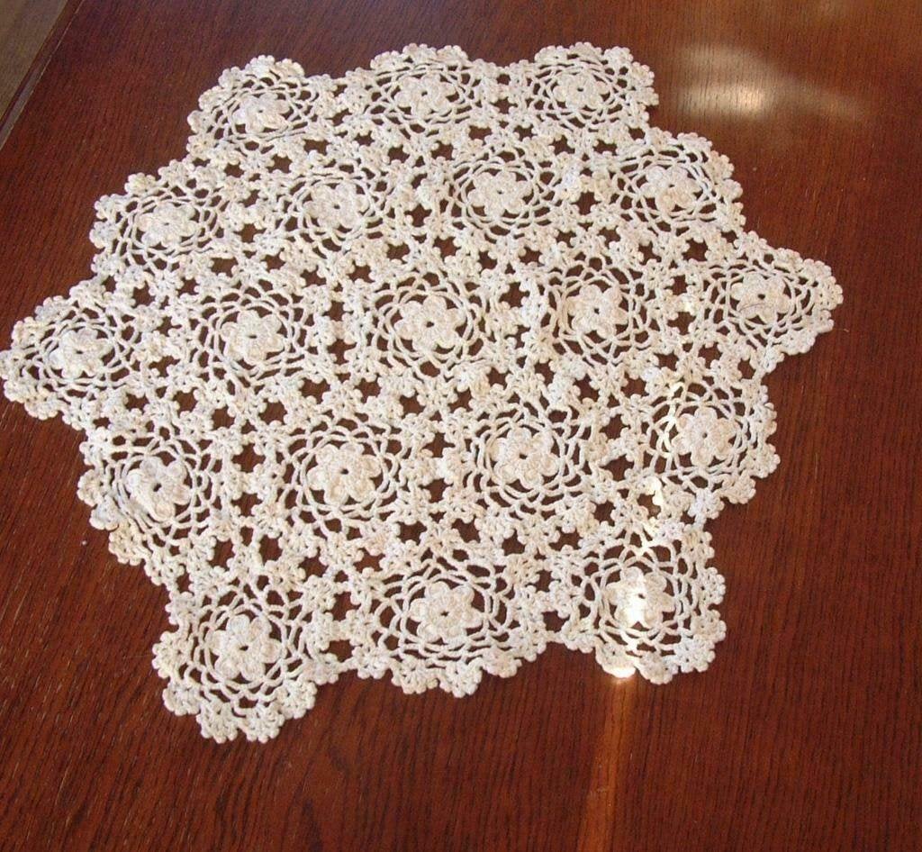 vintage gaaf rond gehaakt kleedje nr 17 doorsnee ca 53 cm, Antiek en Kunst, Ophalen of Verzenden