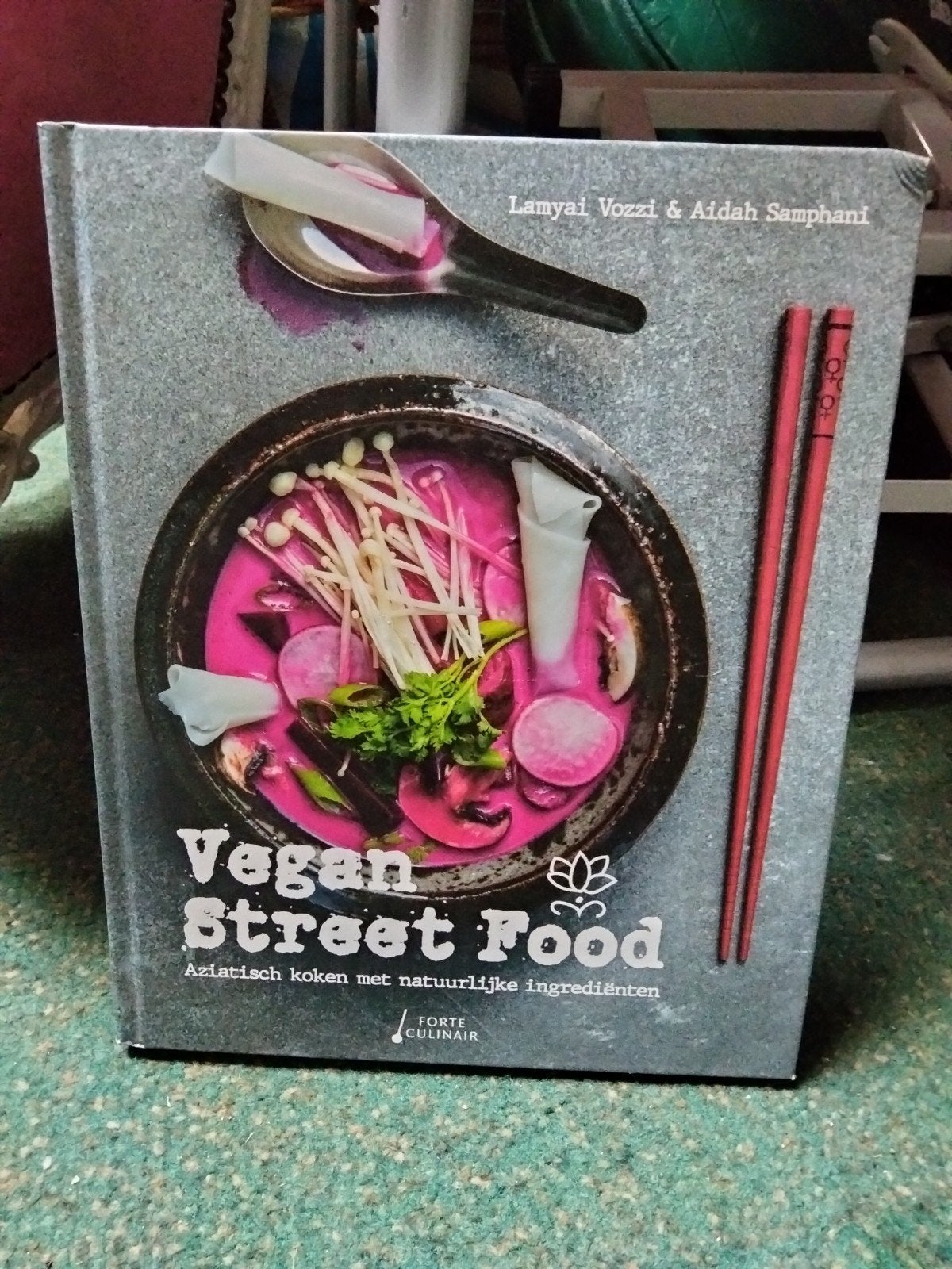 Lamyai Vozzi - Vegan street food, Gelezen, Lamyai Vozzi; Aidah Samphani, Azië en Oosters, Ophalen of Verzenden