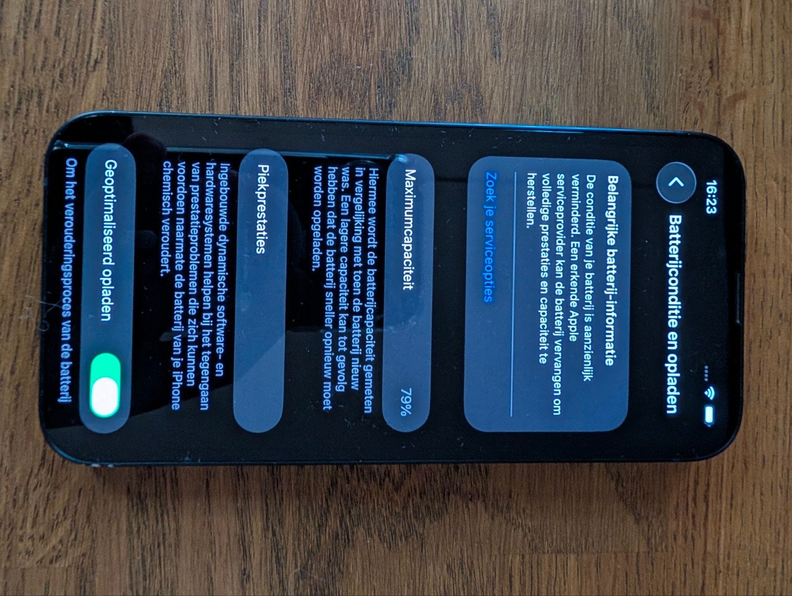 Foto 10 van iPhone 13 128GB Blauw met Apple Watch Series 3