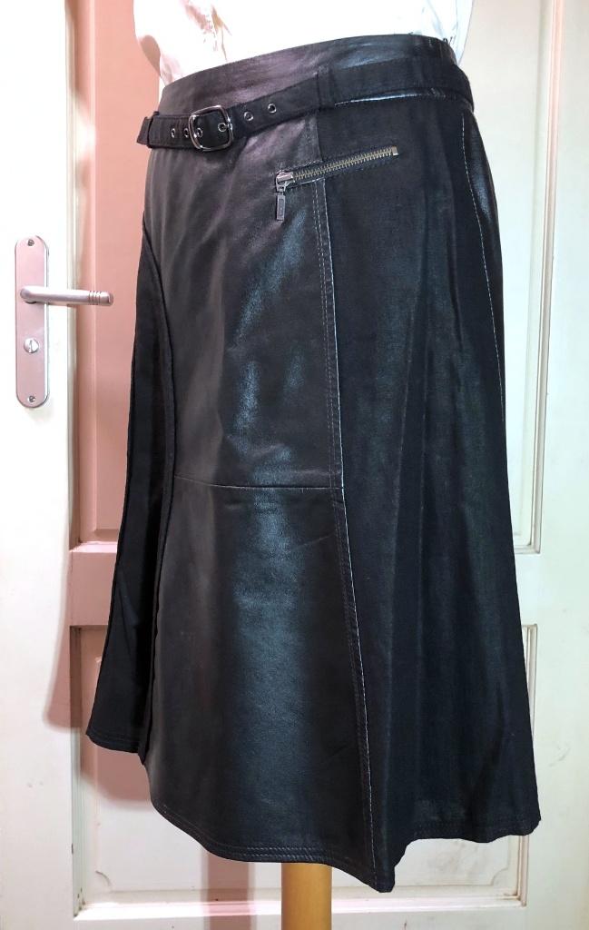 Tuzzi aparte zwarte leren rok mt 40, Kleding | Dames, Rokken, Maat 38/40 (M), Tuzzi, Zwart, Ophalen of Verzenden