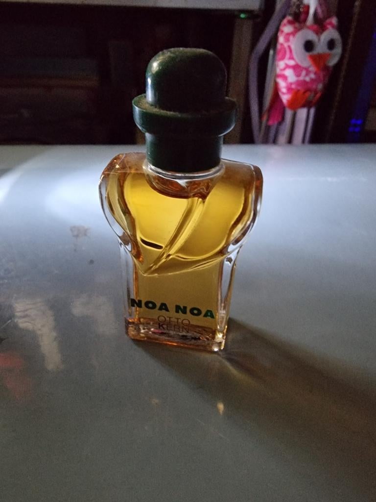 Noa noa weinig voorkomend miniatuur, Ophalen of Verzenden, Zo goed als nieuw