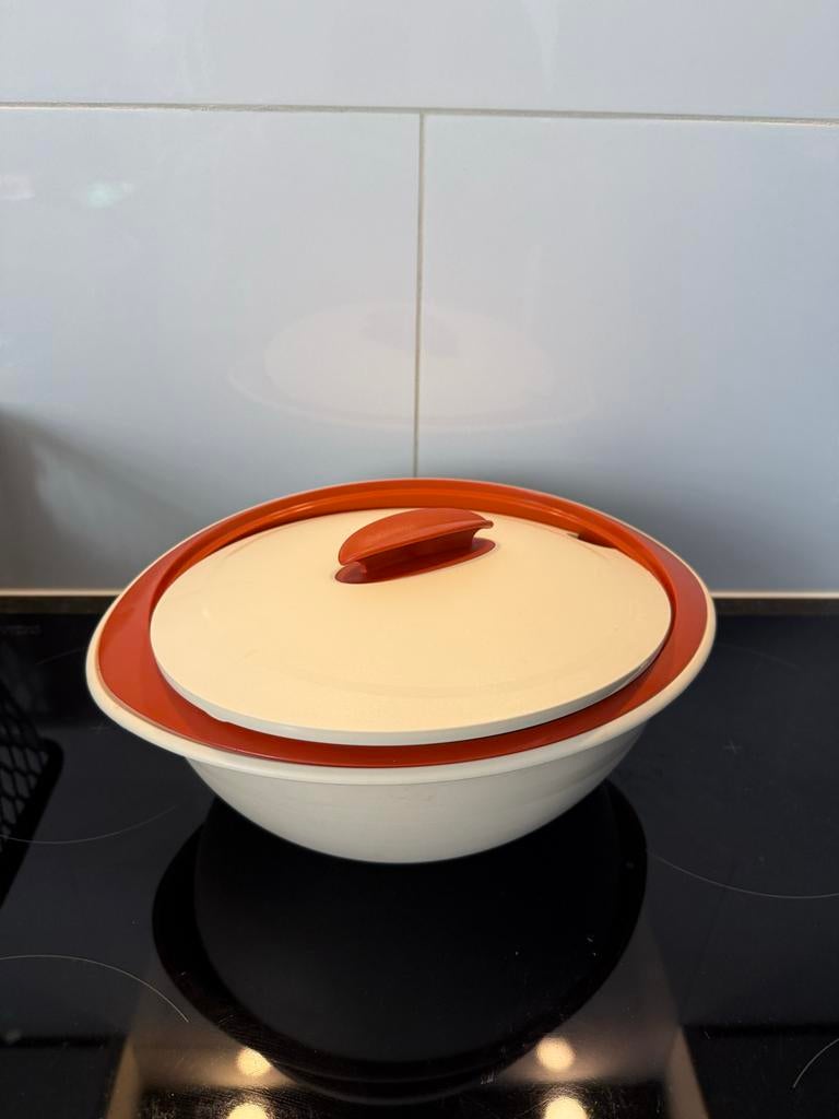Tupperware bak in en uit elkaar te halen, Ophalen, Gebruikt, Crème, Bak of Kom