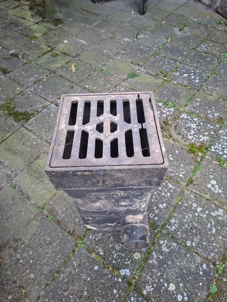 Straatkolk met stank afsluiter, Doe-het-zelf en Verbouw, Buizen en Afvoer, Ophalen, Pvc, Minder dan 2 meter, 80 mm of meer