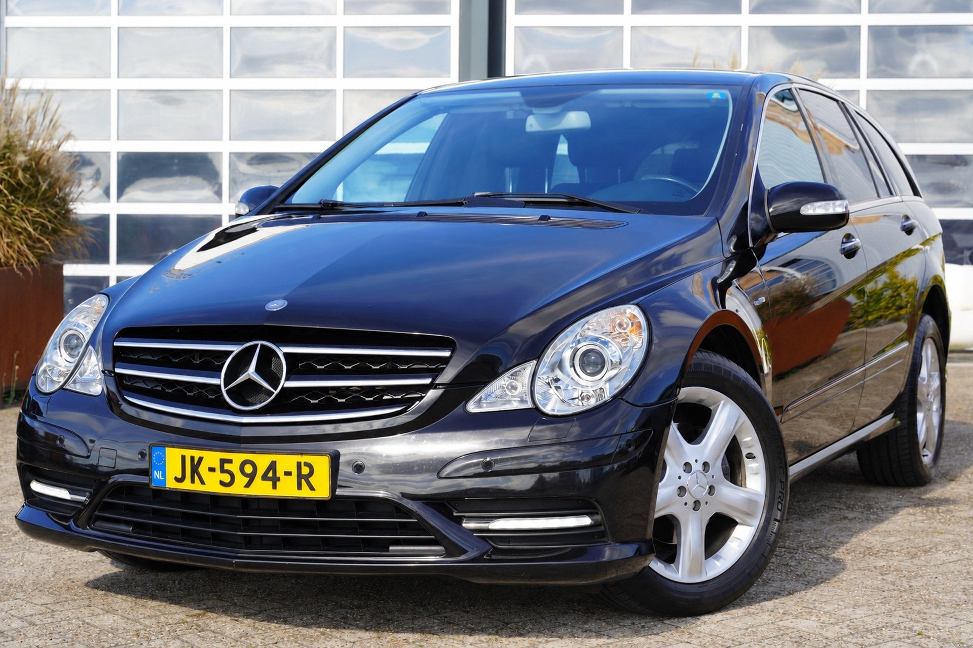 Mercedes-Benz R-Klasse 300 CDI BlueEFFICIENCY 190pk | 7-pers, Auto's, Automaat, Dealer onderhouden, Achterwielaandrijving, Zwart