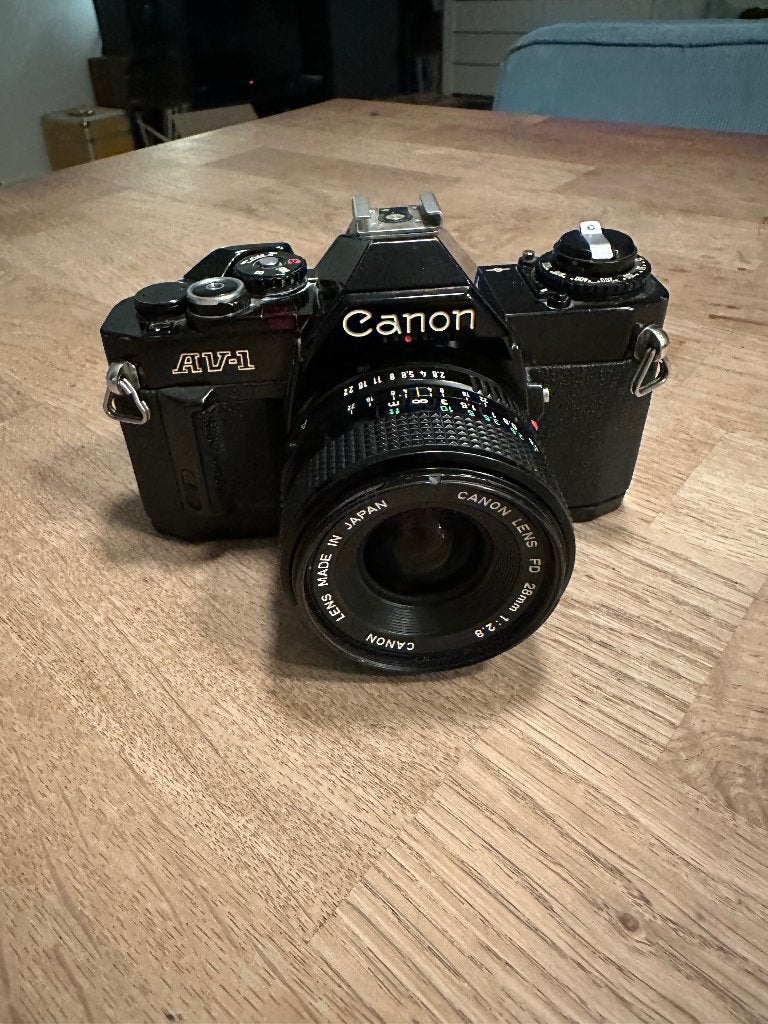 anon AV-1 + FD 50mm f/1.4 + FD 28mm f/2.8 – getest, Ophalen of Verzenden, Gebruikt, Spiegelreflex, Canon