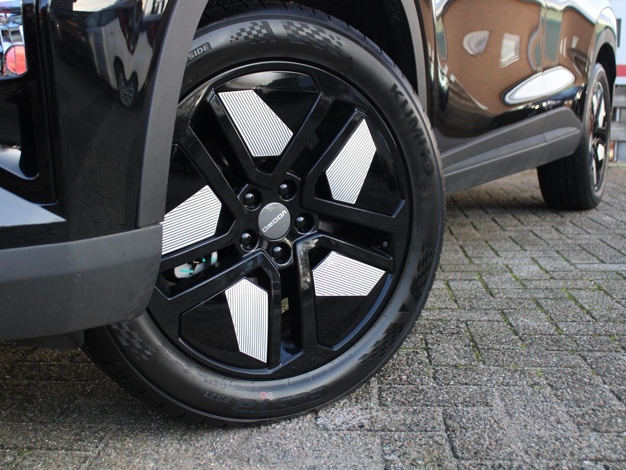 Omoda 5 1.5 T-GDi SHS-H Premium, Auto's, 12 maanden, 4 cilinders, Zwart, Nieuw