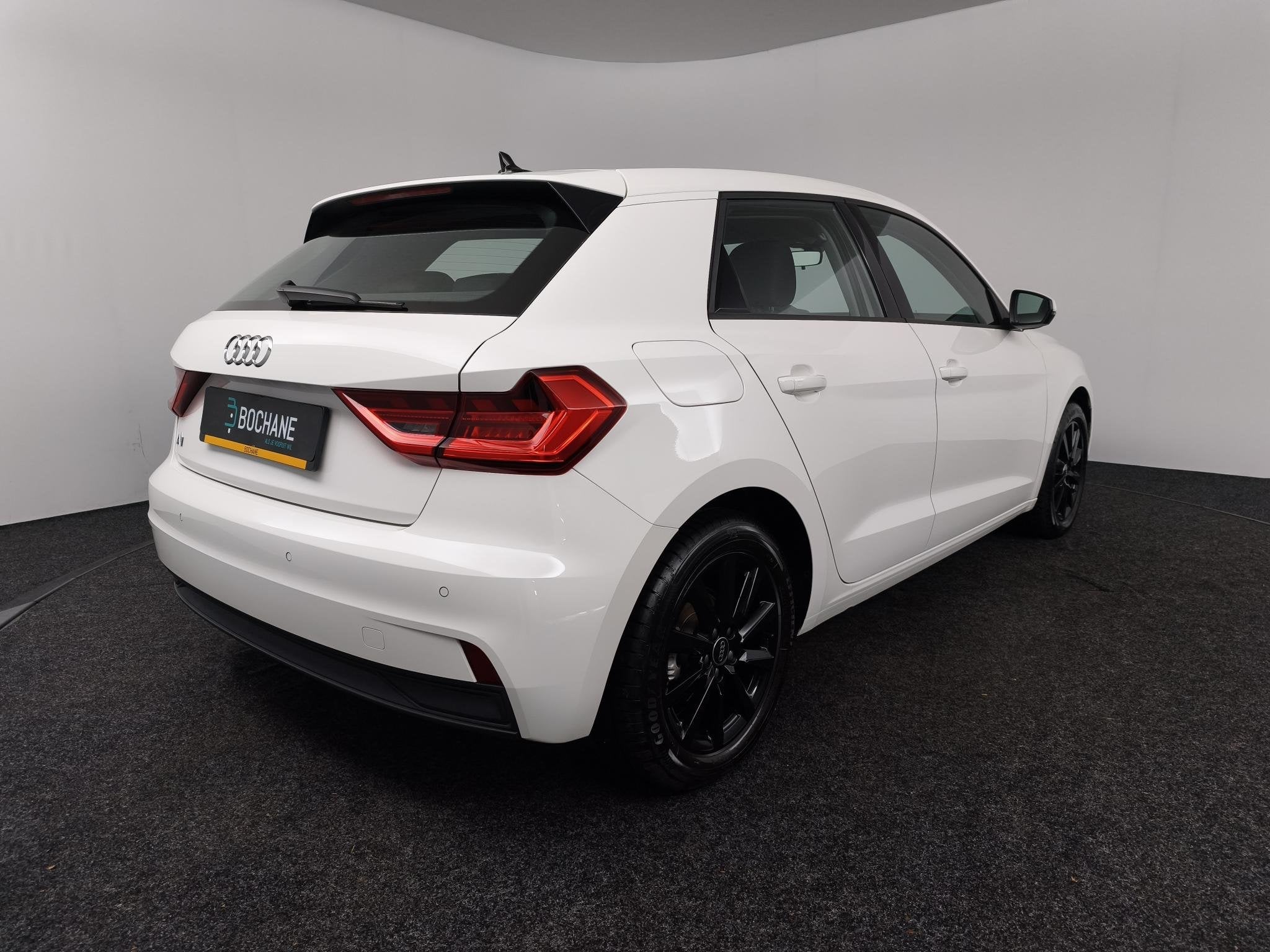 Audi A1 Sportback 30 TFSI Advanced edition | Parkeersensor |, Auto's, Audi, Stof, 116 pk, Wit, Bedrijf