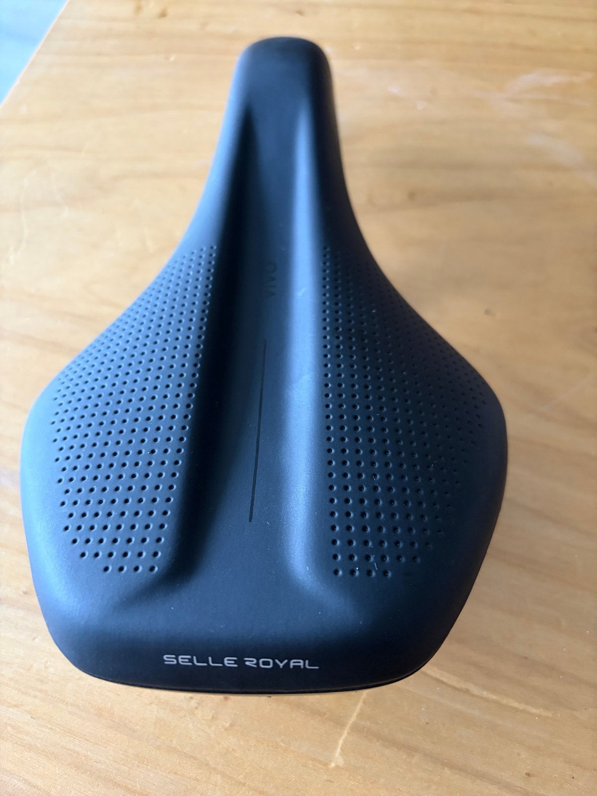 2x Selle Royal zadels: 1 dames, 1 heren met stevige zit, Ophalen, Gebruikt, Kunststof, Zadel