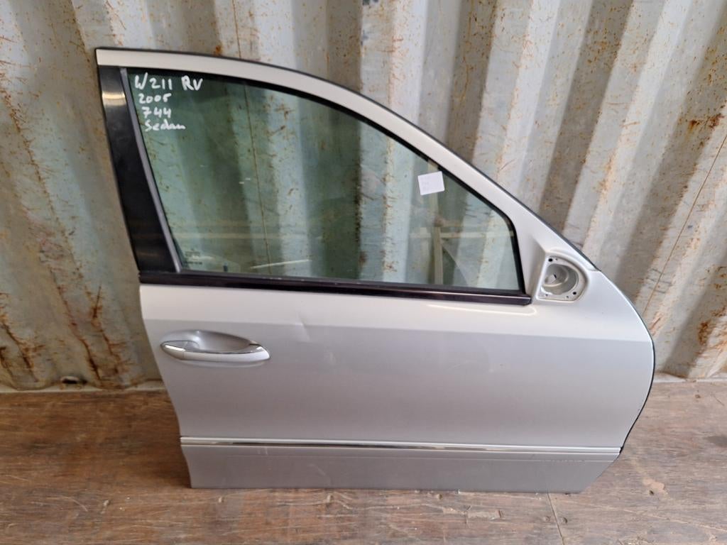 Deur rechtsvoor en rechtsachter Mercedes W211 Kleur 744, Auto-onderdelen, Ophalen, Gebruikt, Deur, Mercedes-Benz