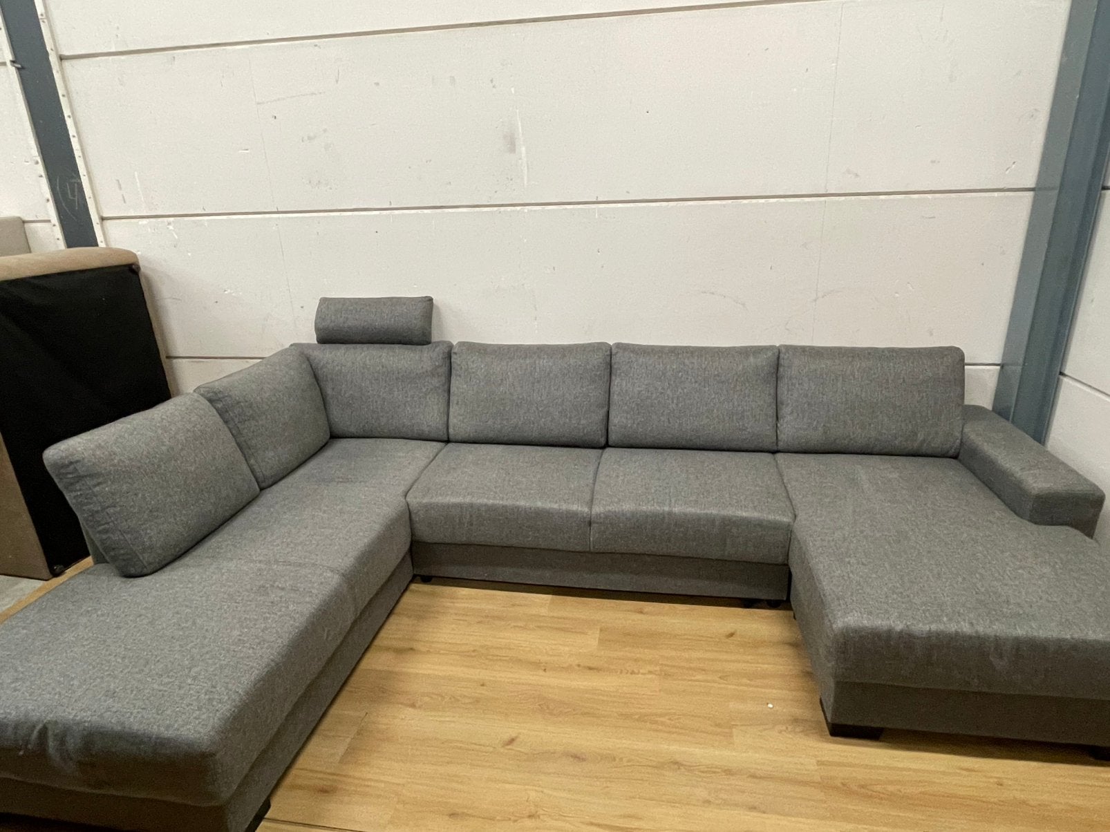 Mooie luxe grijze u bank met hoofdsteun - GEREINIGD!!!
