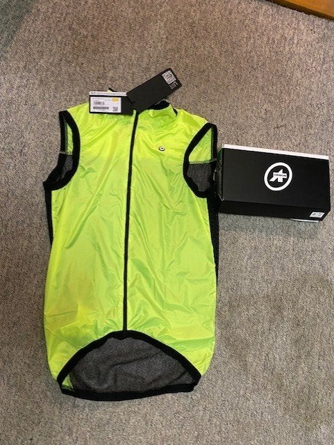 Assos mille gt wind vest c2 heren yellow Nieuw! S, Heren, Nieuw, Ophalen of Verzenden, X