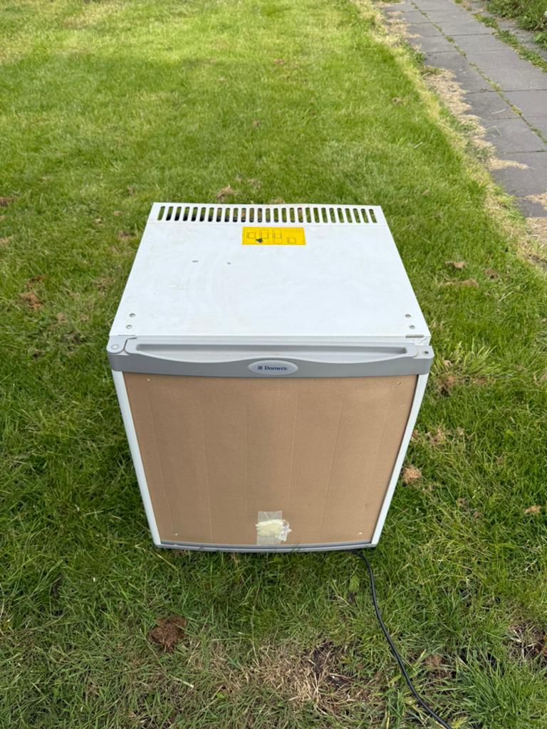 Hotel koelkast dometic, Caravans en Kamperen, Koelboxen, Ophalen, Zo goed als nieuw, Elektrisch
