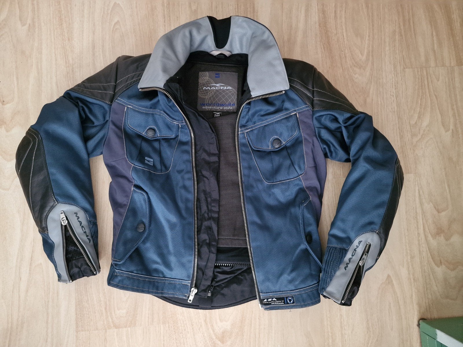Compleet Motorpak blauw Macna/Grid (jas en broek) maat 36, Motoren, Combipak, Ophalen of Verzenden, GRID, Dames