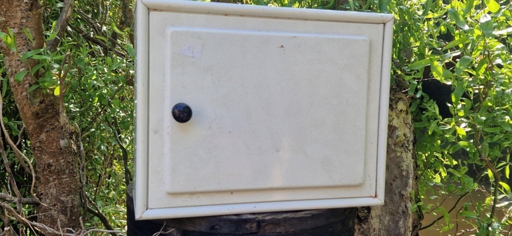 Doorleefd metalen medicijnkastje (brocante), Ophalen of Verzenden, Gebruikt