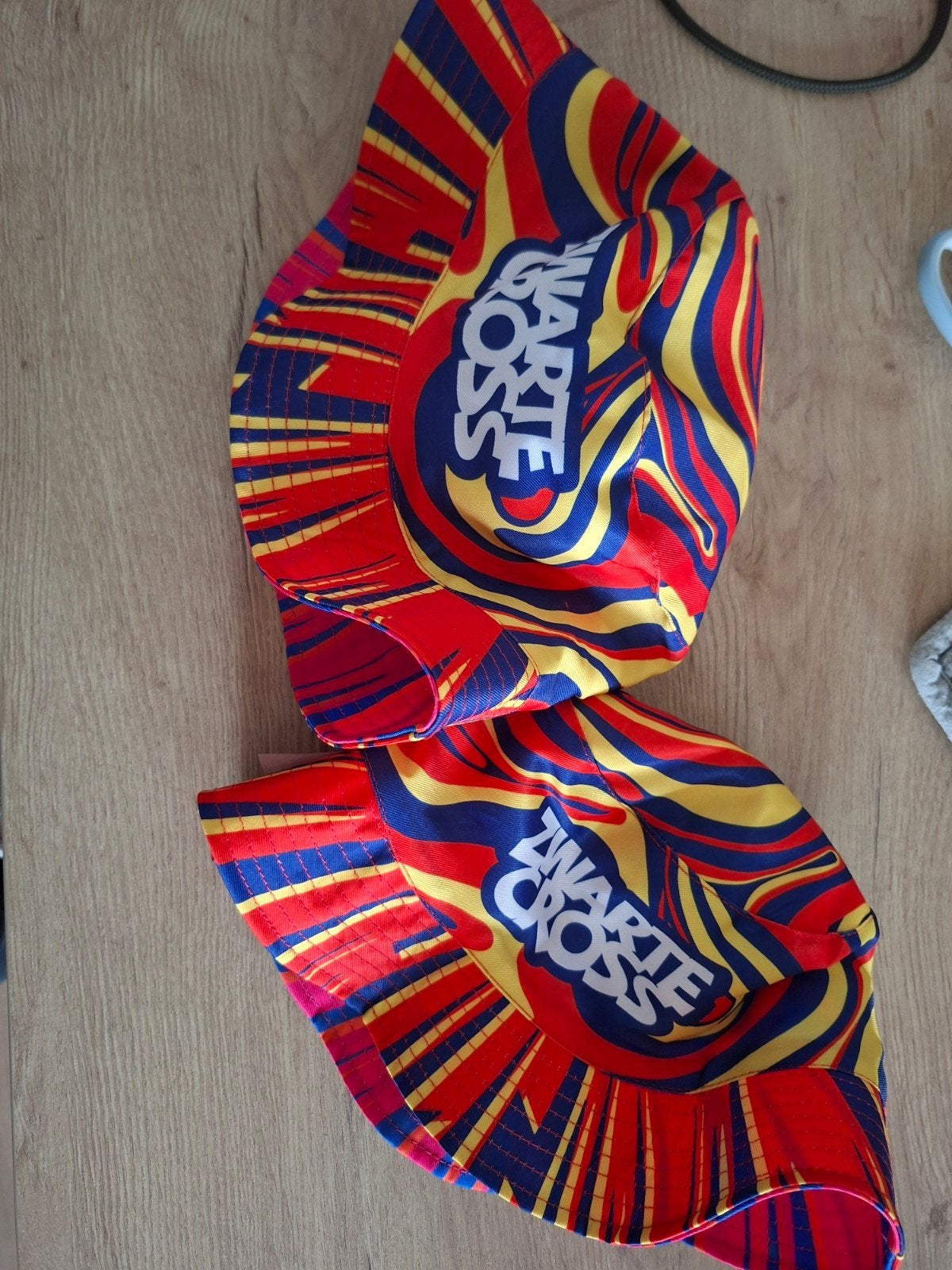 Zwarte Cross Bucket Hat - Nieuw, Zwarte Cross, Hoed, Nieuw, One size fits all