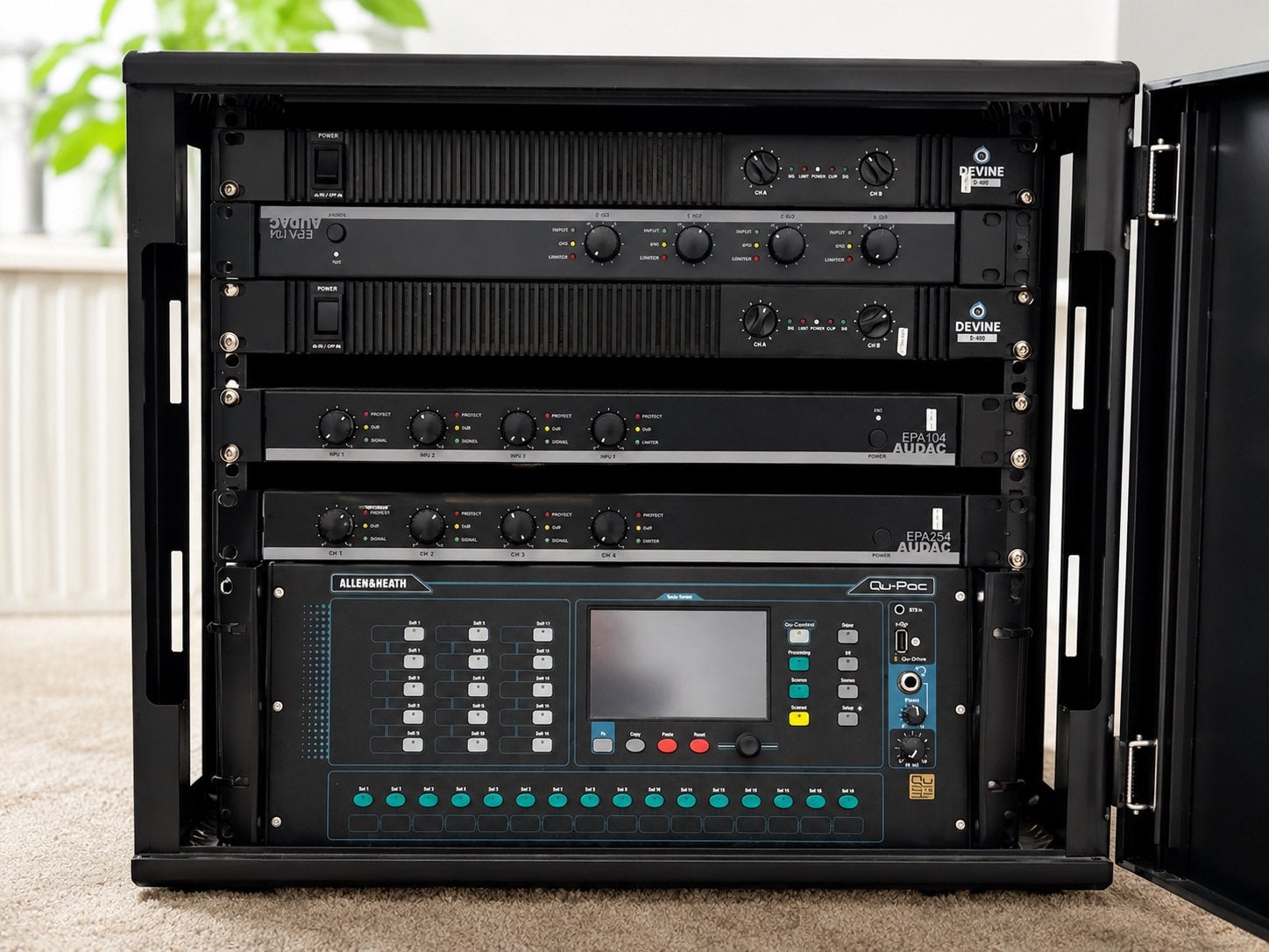 Professionele Audio Rack met Versterkers en Mixer, Ophalen of Verzenden, Gebruikt, 20 kanalen of meer, Microfooningang