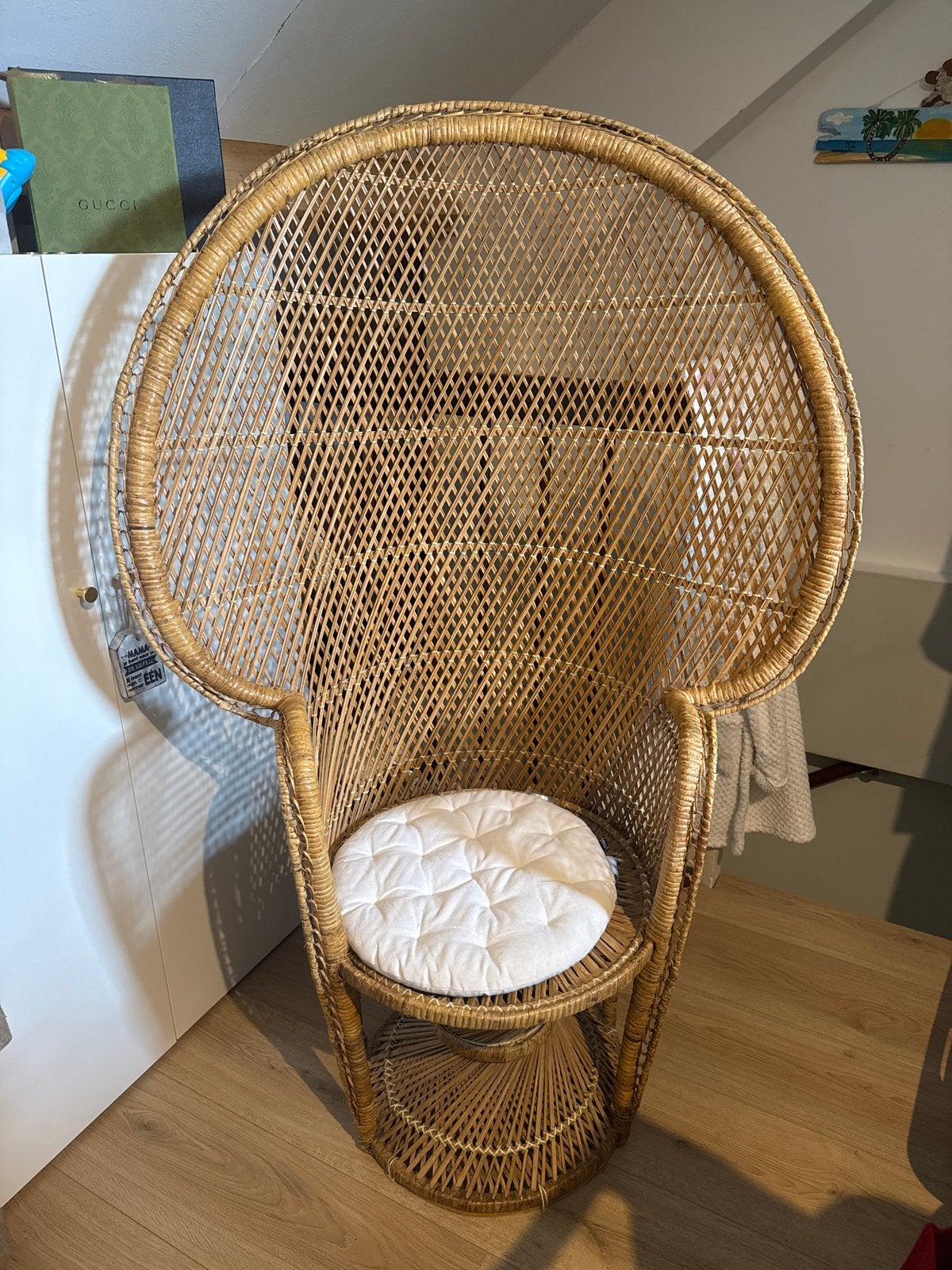Vintage rotan pauwenstoel met kussen, Ophalen