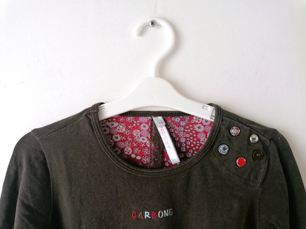 Carbone bruine longsleeve / stretch T-shirt – Maat 140, Gebruikt, Meisje, Carbone, Ophalen of Verzenden