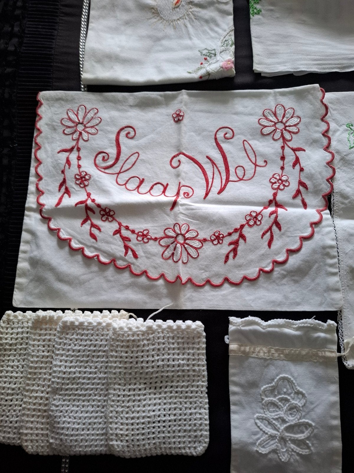 Vintage geborduurd linnengoed - handwerk kleedjes, overtrek, Verzenden