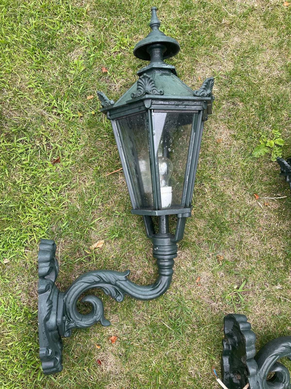 Antieke gietijzeren lantaarnpaal en wandlampen, Tuin en Terras, Buitenverlichting, Ophalen, Gebruikt, Staande lamp, Netvoeding
