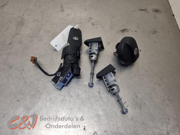 Slotenset van een Toyota Pro-Ace, Gebruikt, -, -, Ophalen of Verzenden