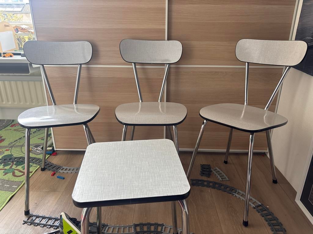 Vintage Formica Stoelen en Krukje - Grijs Gemêleerd, Drie, Verzenden, Zo goed als nieuw, Metaal