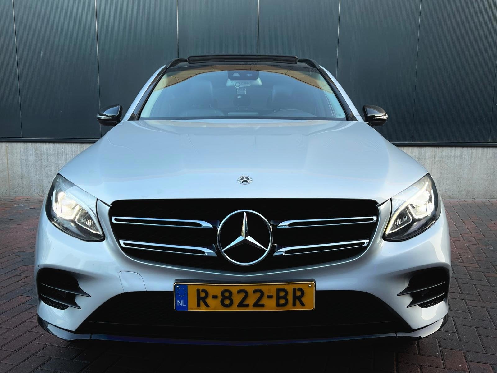 Mercedes-Benz GLC-klasse 250 4MATIC * AMG * Pano * Cruise *, Gebruikt, Vierwielaandrijving, SUV of Terreinwagen, 1635 kg