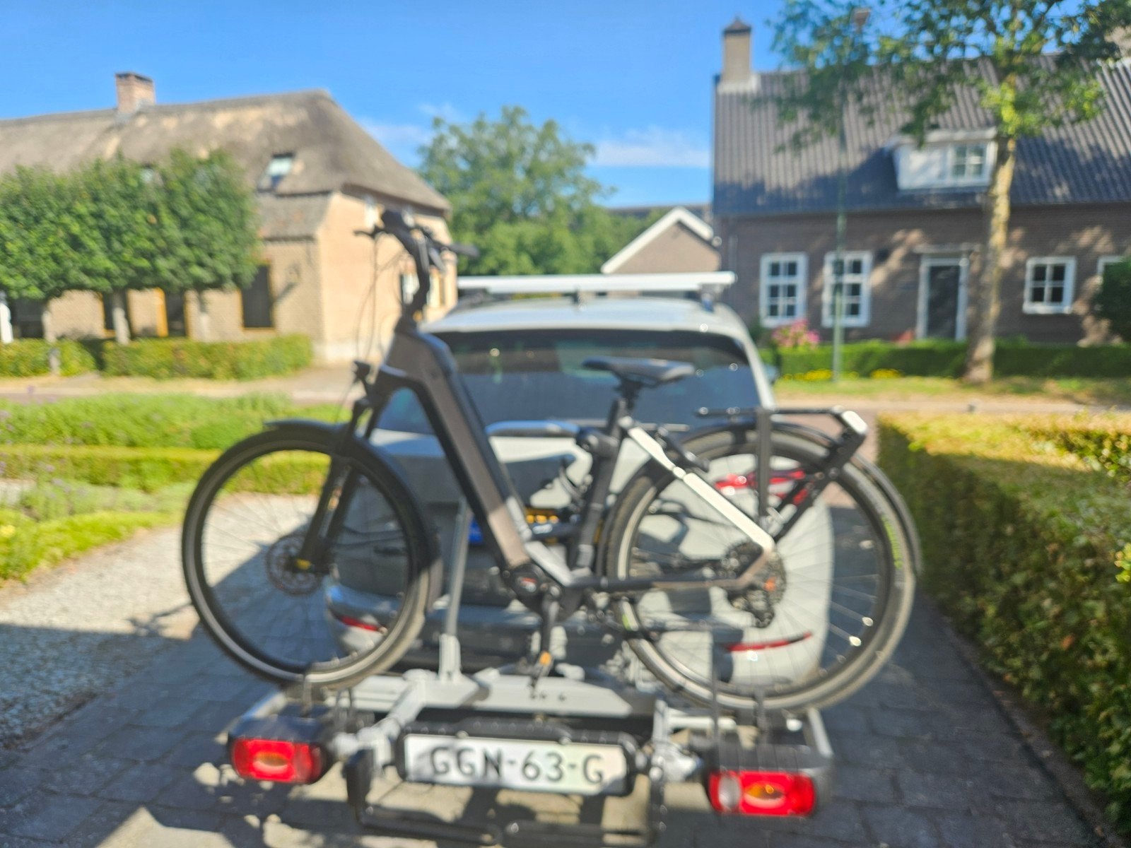 Volvo fiersendrager voor 2 (elektrische) fietsen, Ophalen, Elektrische fiets, Zo goed als nieuw, 2 fietsen