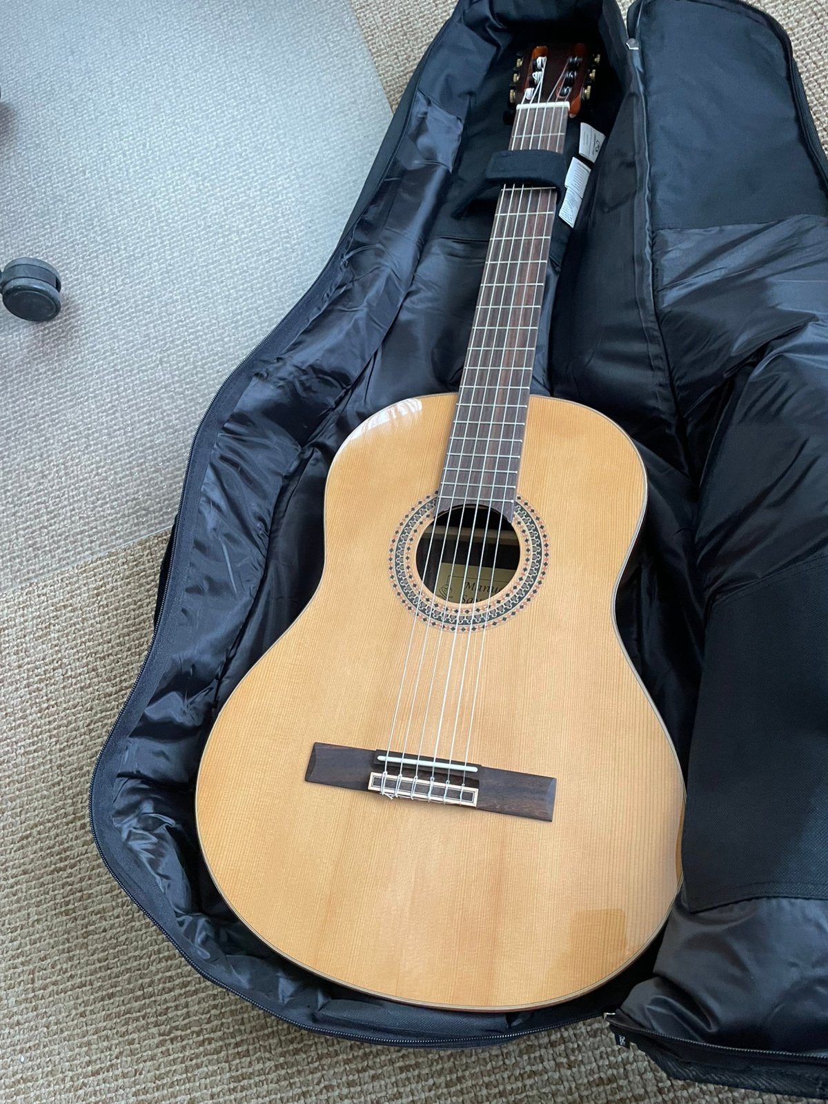 Gitaar nieuw in hoes Manuel Saveras met intarsia strip, Ophalen, Zo goed als nieuw, Klassieke of Spaanse gitaar