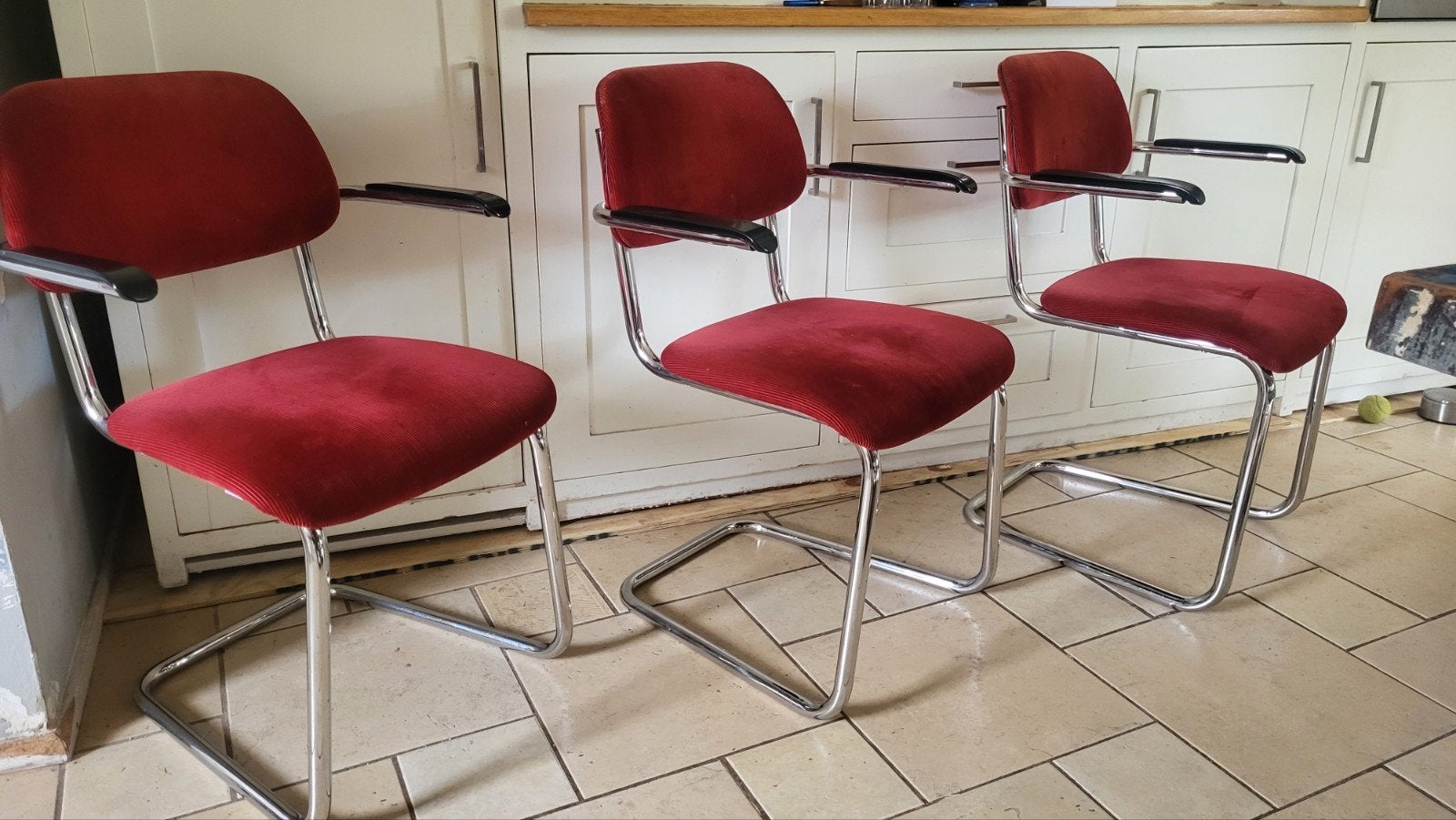 Drie Gispen model) Lande buisstoelen met bakelieten armleuni, Ophalen, Gebruikt, Rood