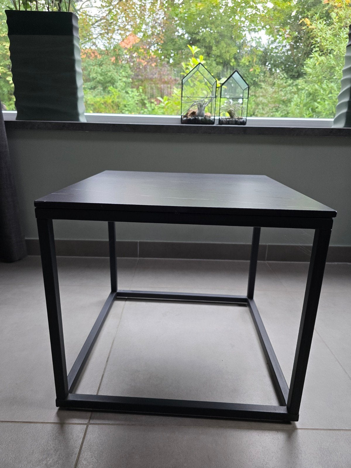 Bijzet-/salontafel zwart, Minder dan 55 cm, Vierkant, Zo goed als nieuw, Ophalen