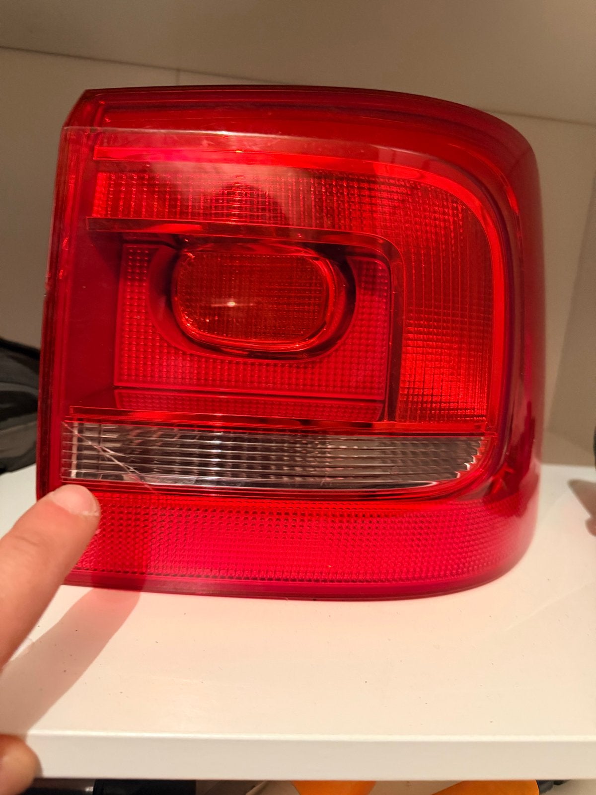 Volkswagen Touran 2012 Achterlicht Rechts (lichte schade), Ophalen, Gebruikt, Volkswagen