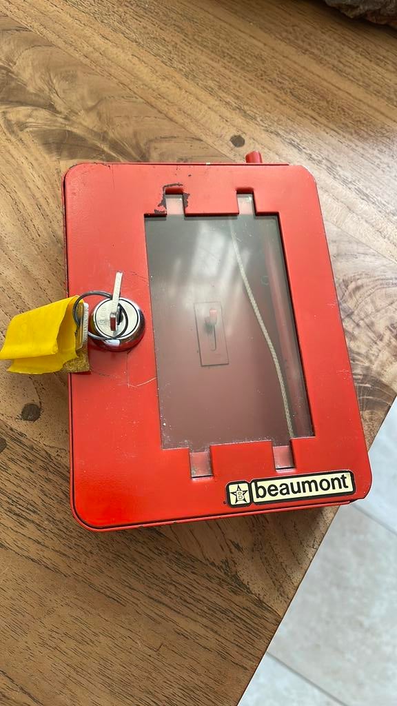 Noodsleutelkast rood, Ophalen of Verzenden, Gebruikt