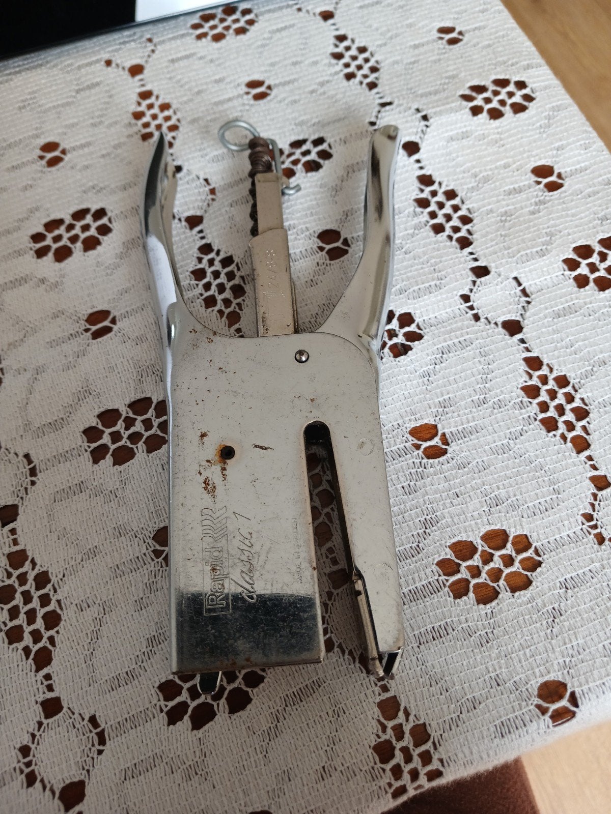 Vintage nietmachines en perforator met nietjes, Ophalen, Gebruikt