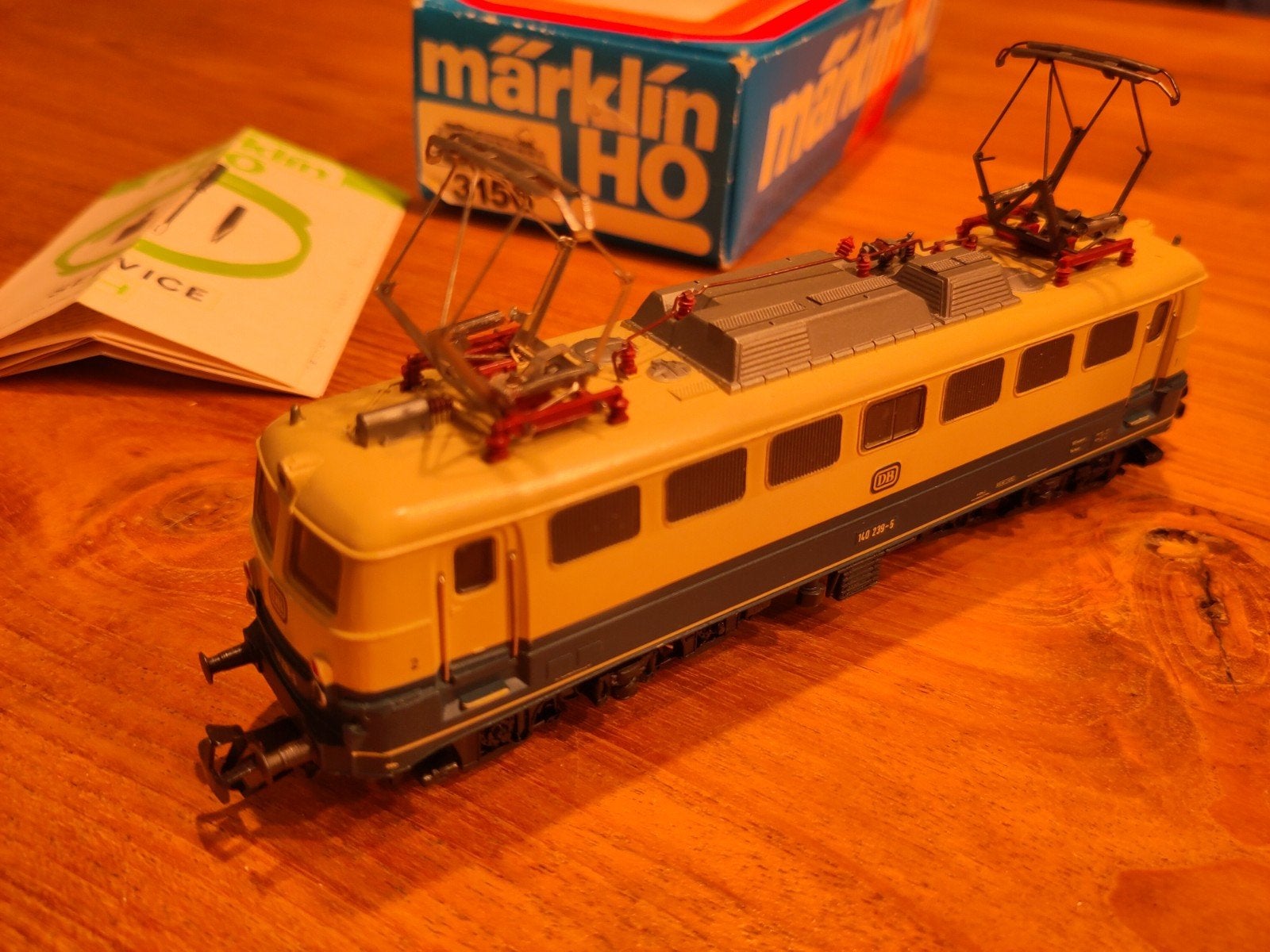 Märklin HO 3156 DB E-loc 140 239-6 | OVP | Zeer netjes, Wisselstroom, Gebruikt, Locomotief, Ophalen of Verzenden