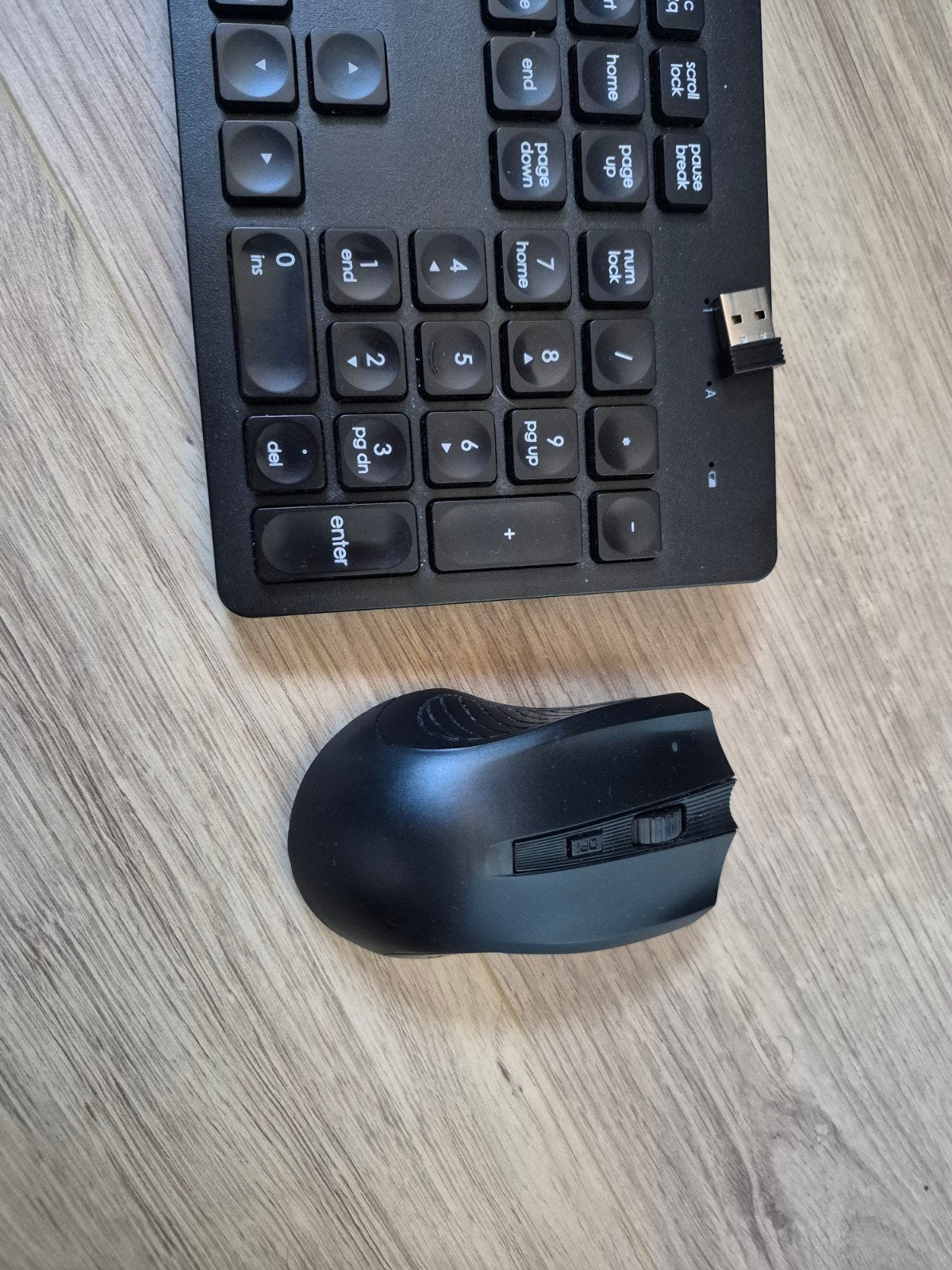 Zgan draadloos toetsenbord incl muis., Computers en Software, Toetsenborden, Zo goed als nieuw, Qwerty, Draadloze ontvanger, Multimediatoetsen