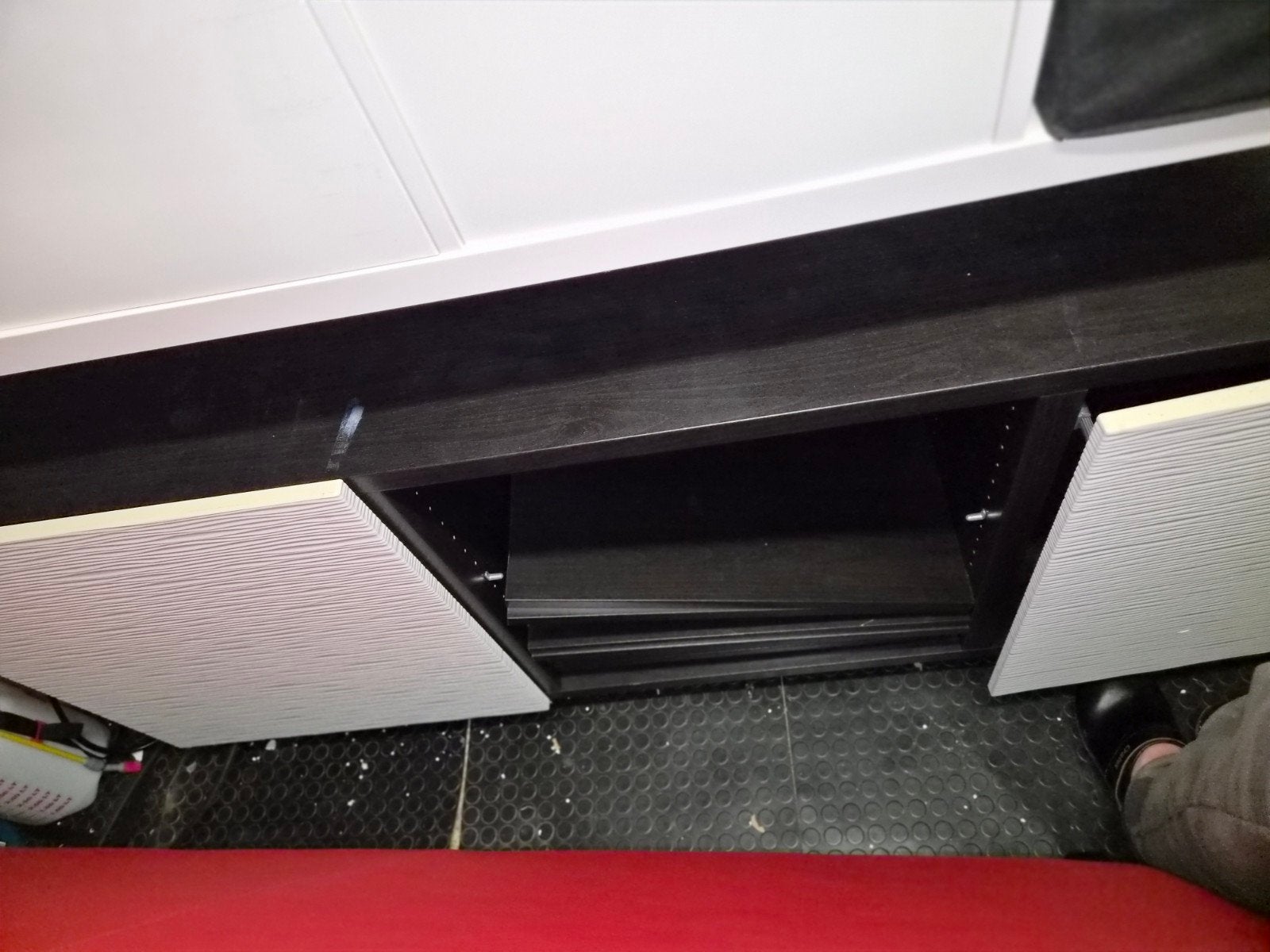 te koop zwart wit dressoir, Ophalen, 25 tot 50 cm