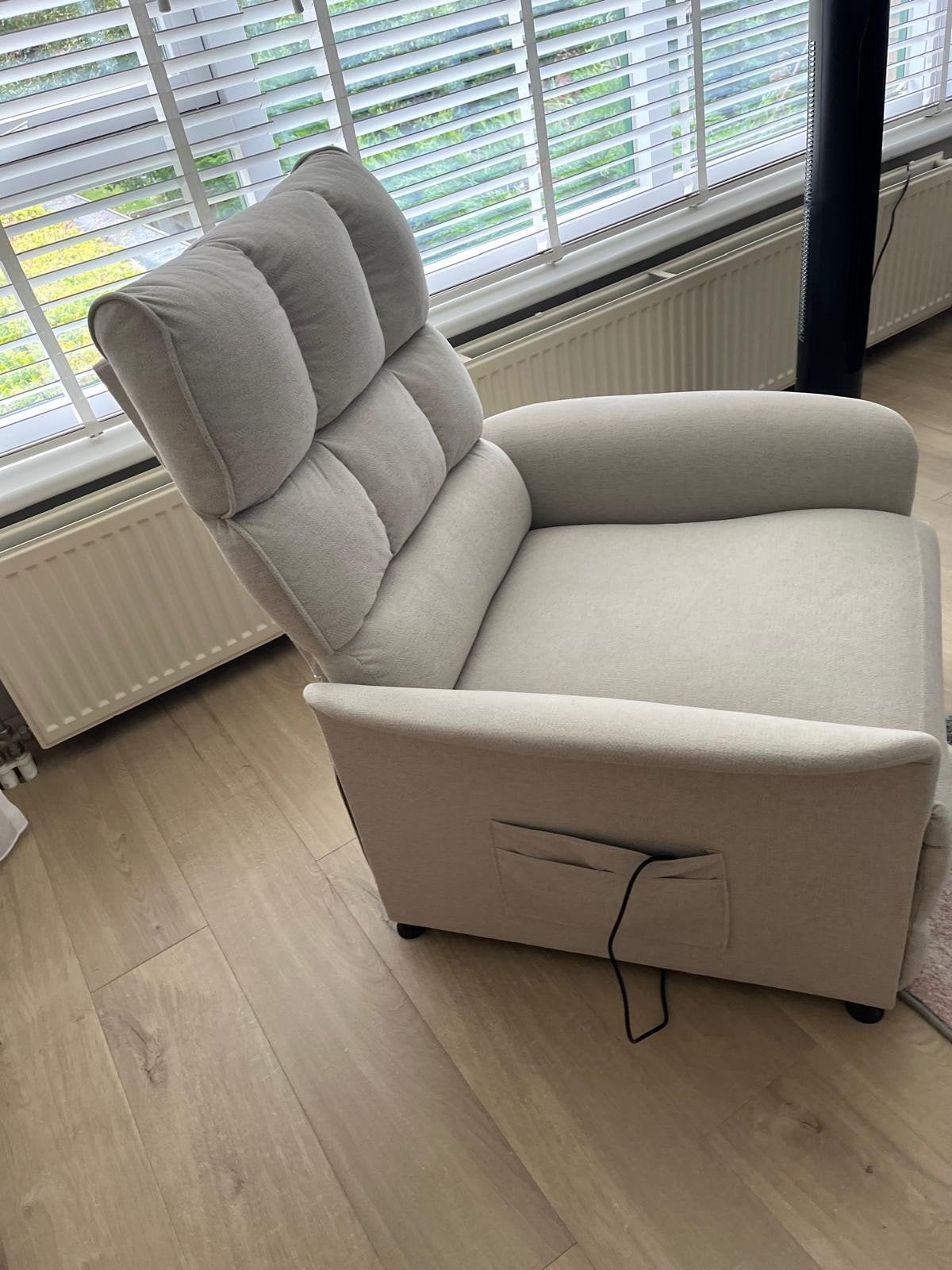 elektrische fauteuils 2 stuks., Ophalen, Zo goed als nieuw, 75 tot 100 cm, 50 tot 75 cm
