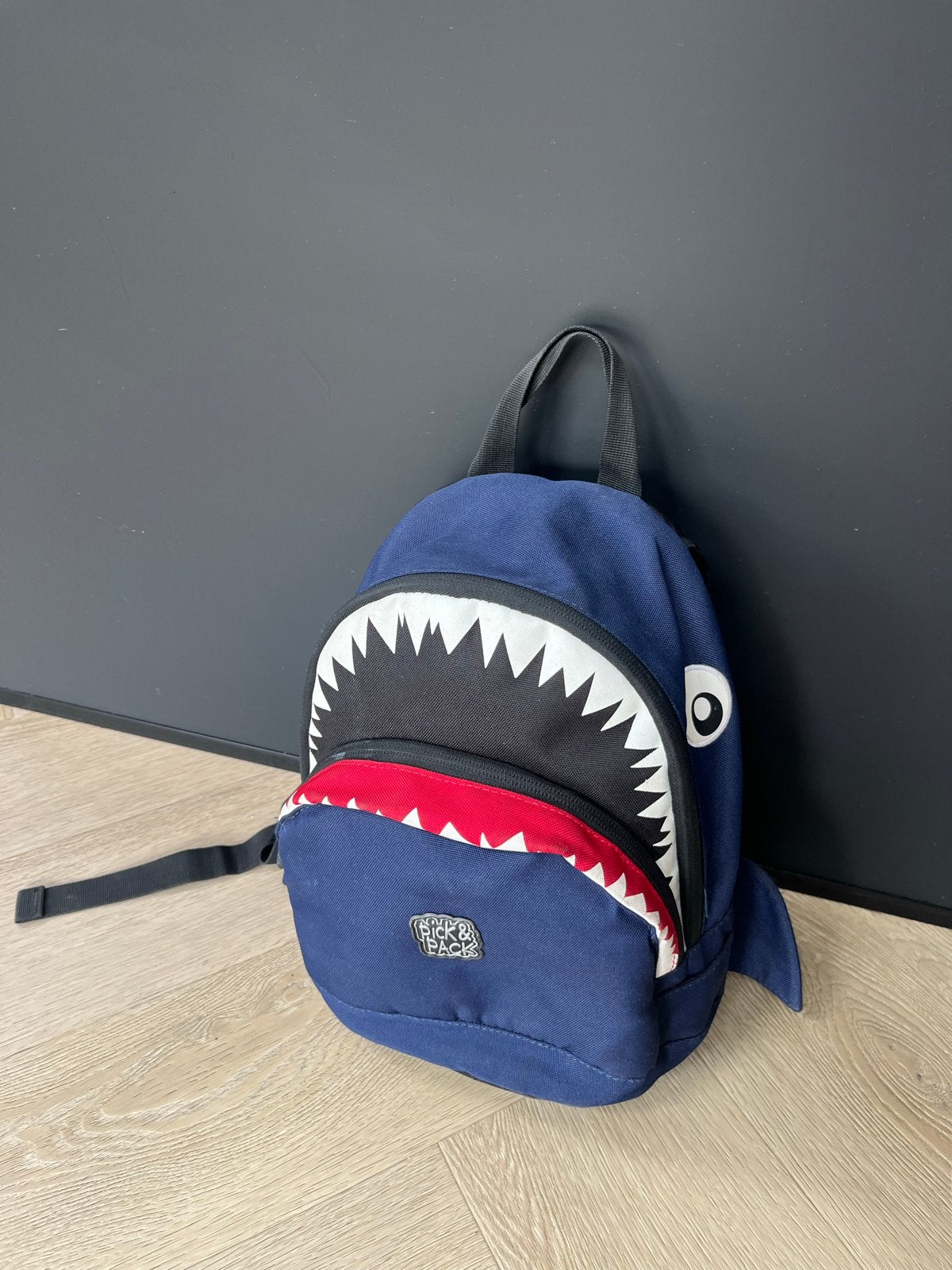 Pick & Pack Shark Shape Backpack S navy - Kleuterrugzak, Overige merken, Gebruikt, 25 tot 40 cm, Ophalen of Verzenden