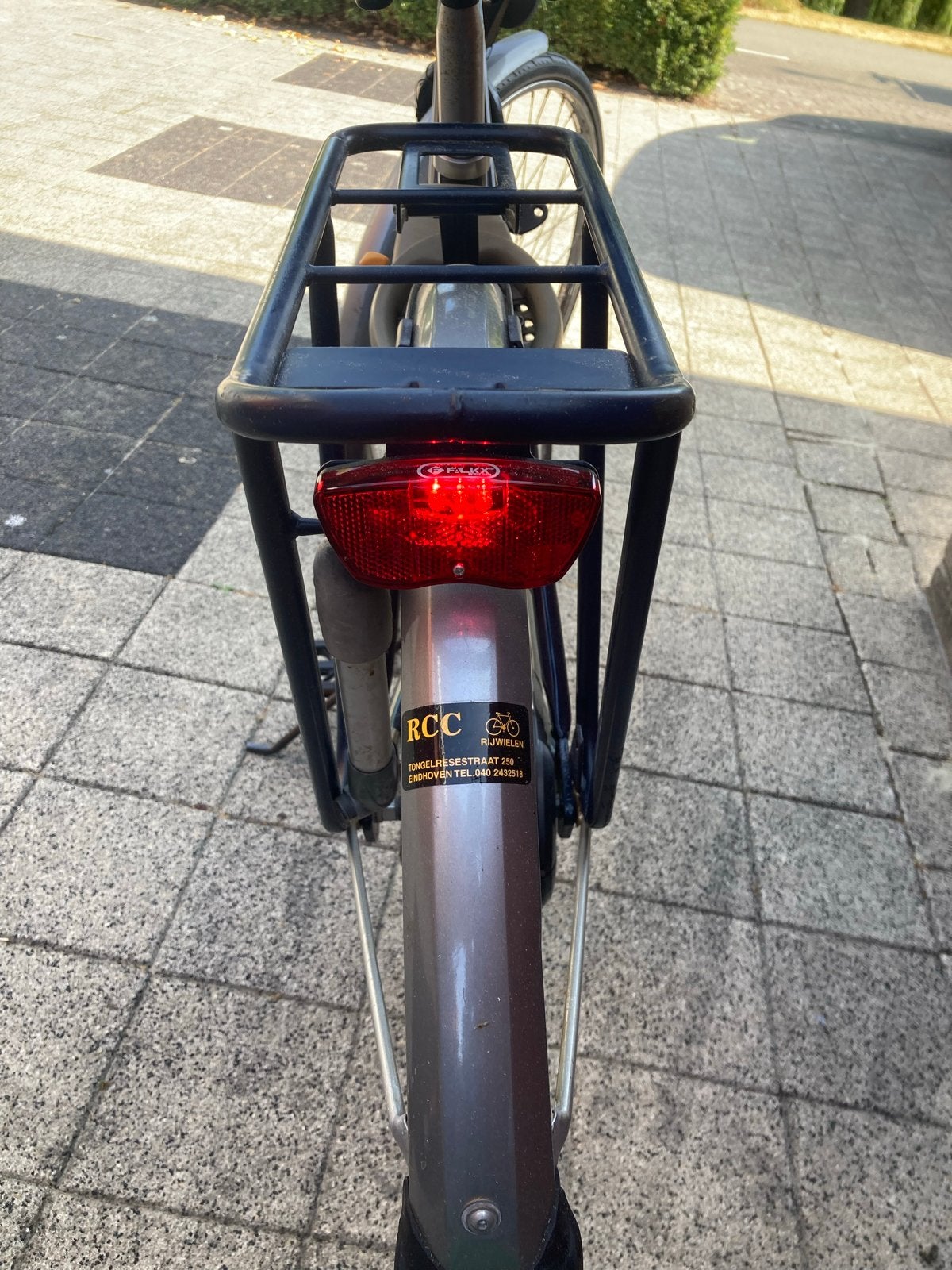 Giant fiets met mandje en bagagedrager, Ophalen, Velgrem, Versnellingen, Giant