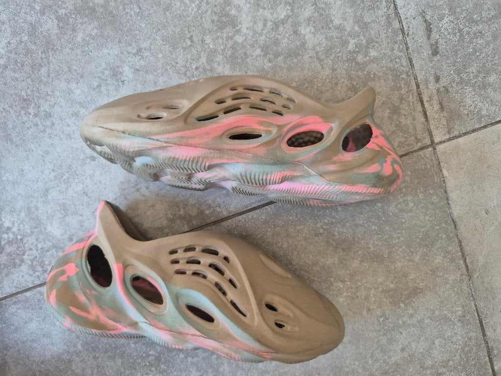 Adidas Yeezy Foam Runner maat 37, Adidas, Jongen of Meisje, Ophalen of Verzenden, Zo goed als nieuw