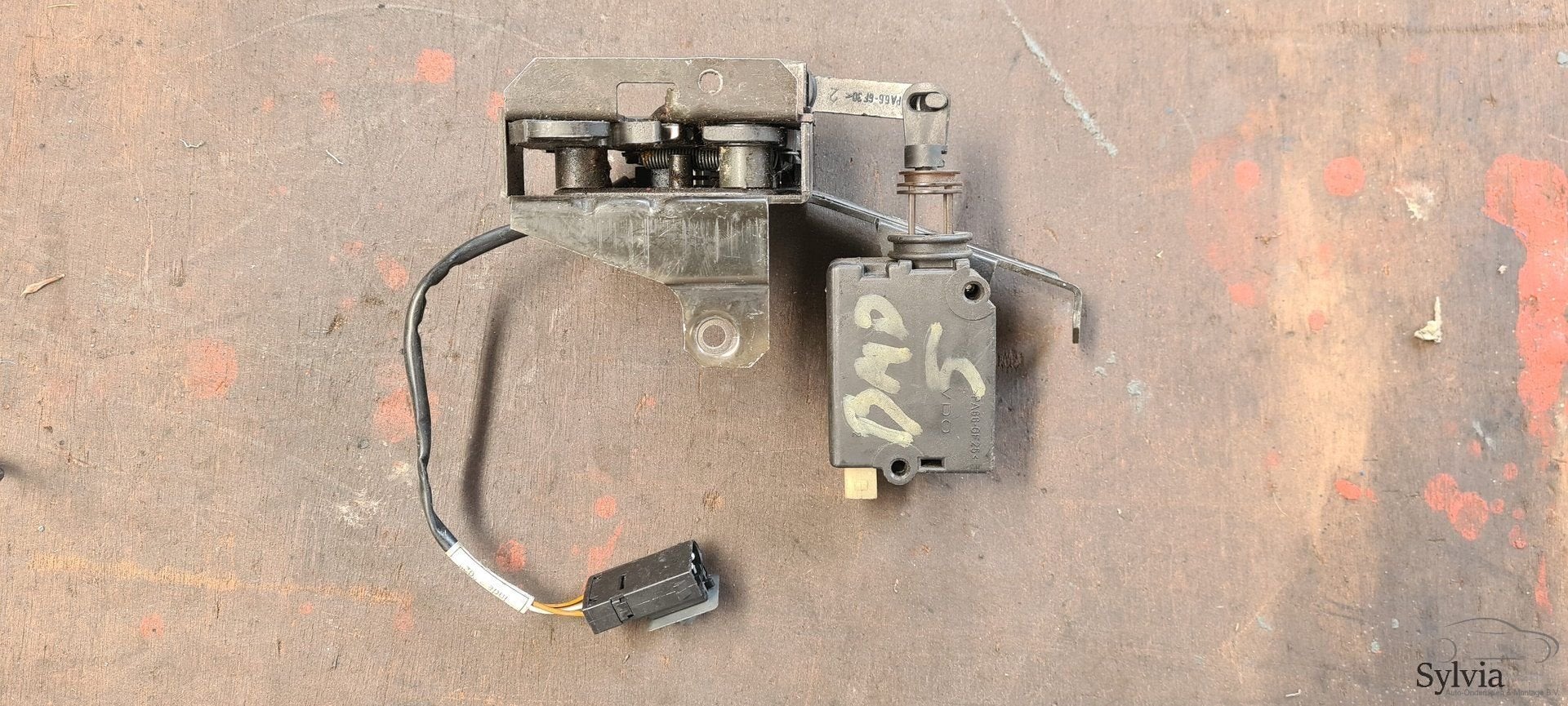 Achterruit slot mechaniek BMW 5 serie E39 Touring 8238469, Auto-onderdelen, Carrosserie en Plaatwerk, Gebruikt, Ophalen of Verzenden