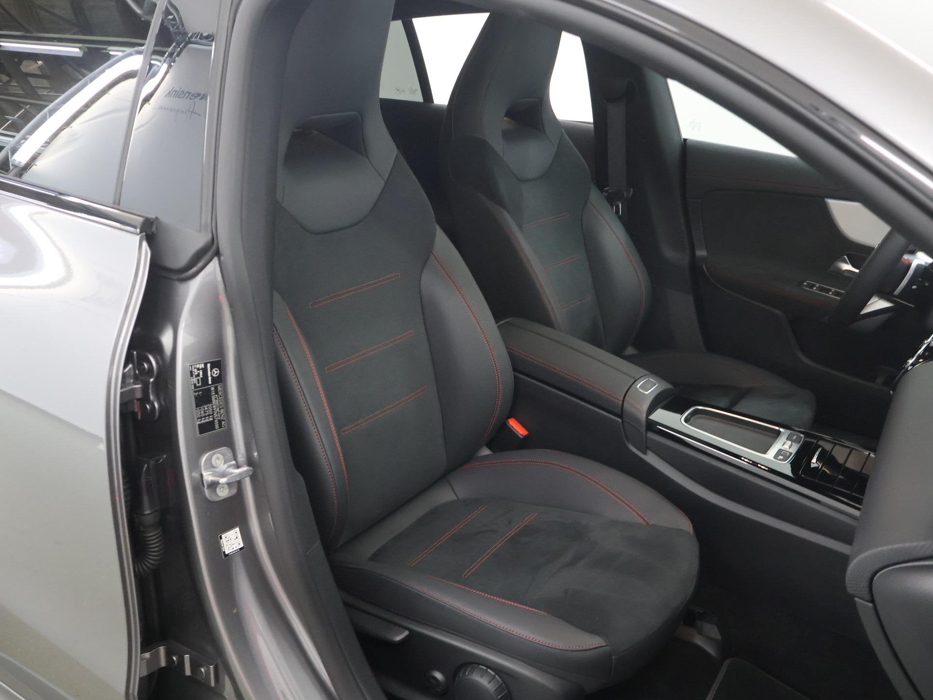 Foto 10 van Mercedes-Benz CLA-klasse 180 Shooting Brake Business Solutio