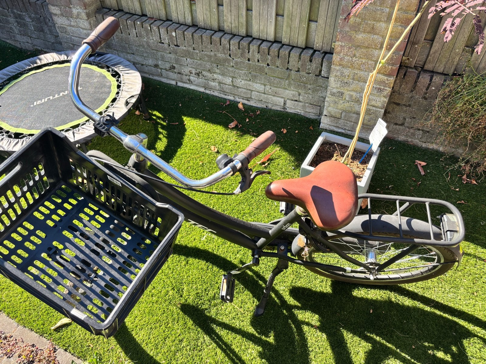 Altec Urban transportfiets met voordrager, Fietsen en Brommers, Fietsen | Dames | Damesfietsen, Gebruikt, Velgrem, Versnellingen