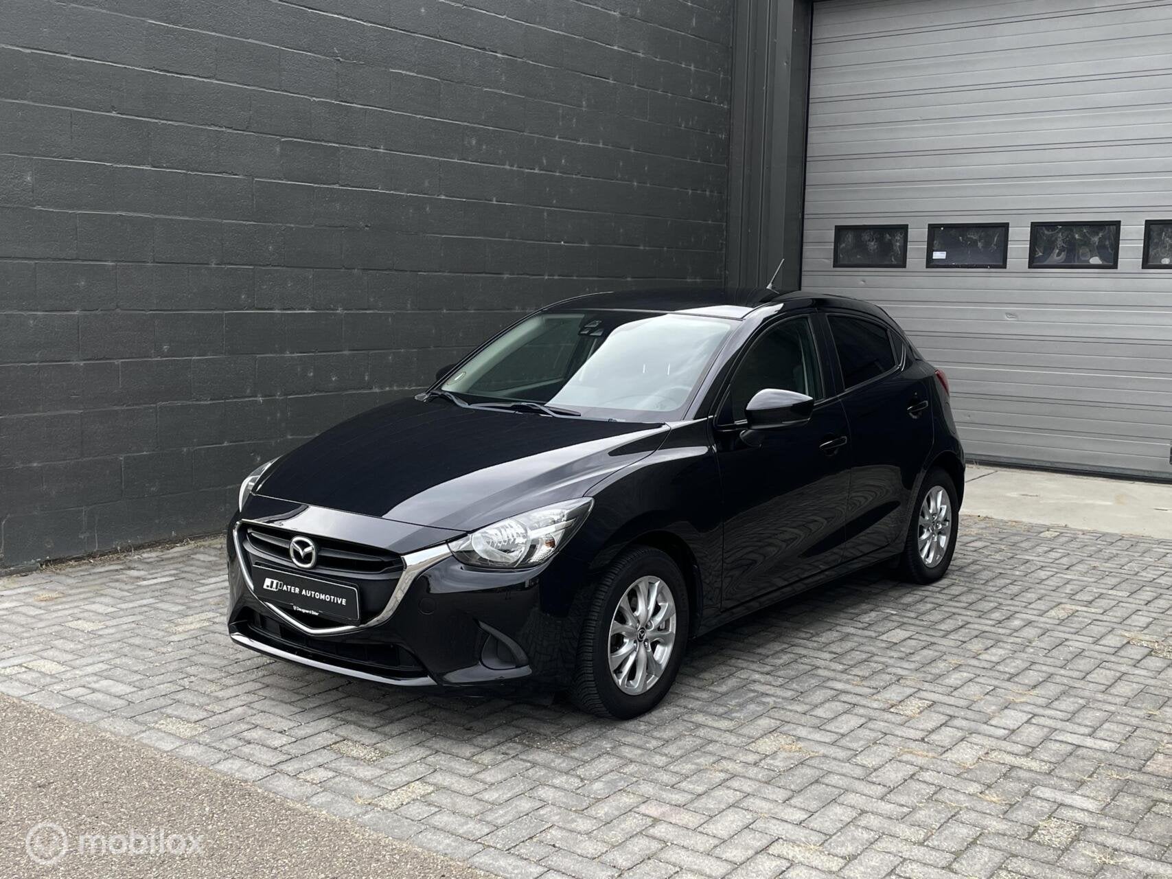 Mazda 2 1.5 Skyactiv-G Niseko | AIRCO | All-season | Lage Km, Auto's, Gebruikt, Zwart, Bedrijf, Handgeschakeld