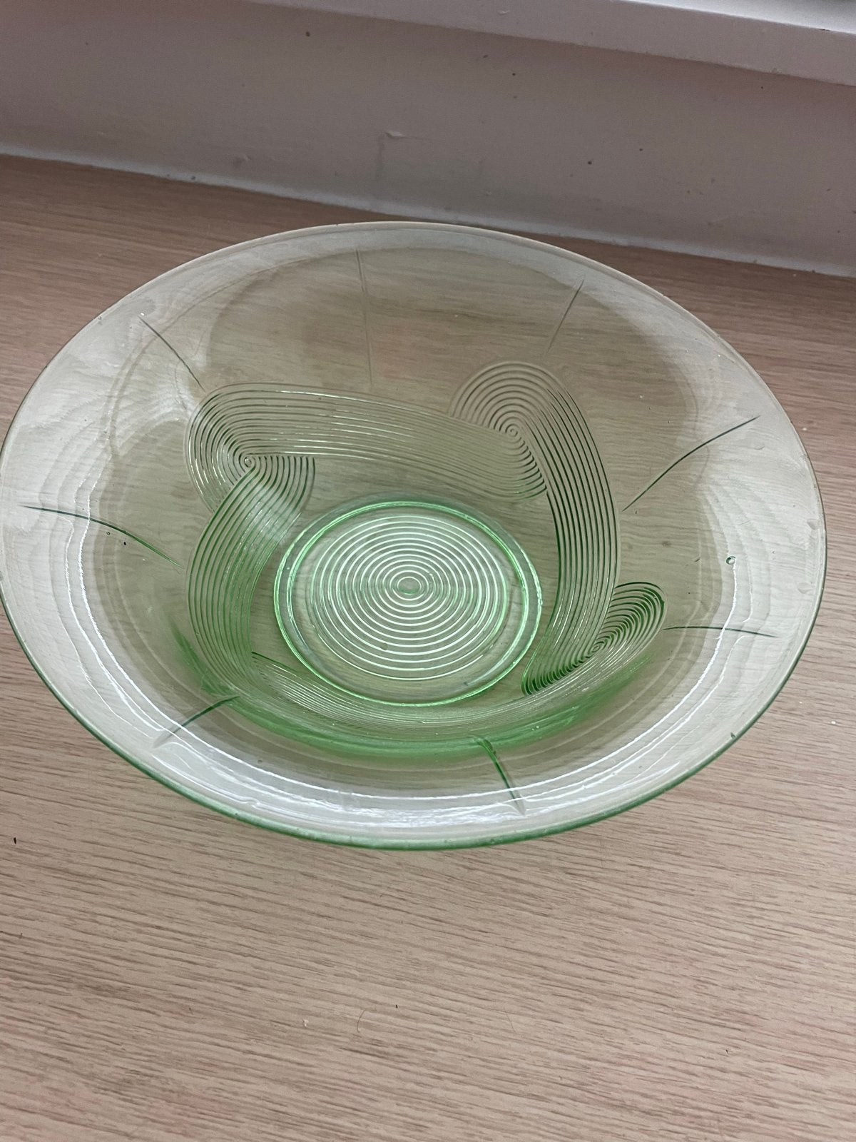 Prachtige Jugendstil Uranium Schaal - Groen Glas, Ophalen of Verzenden
